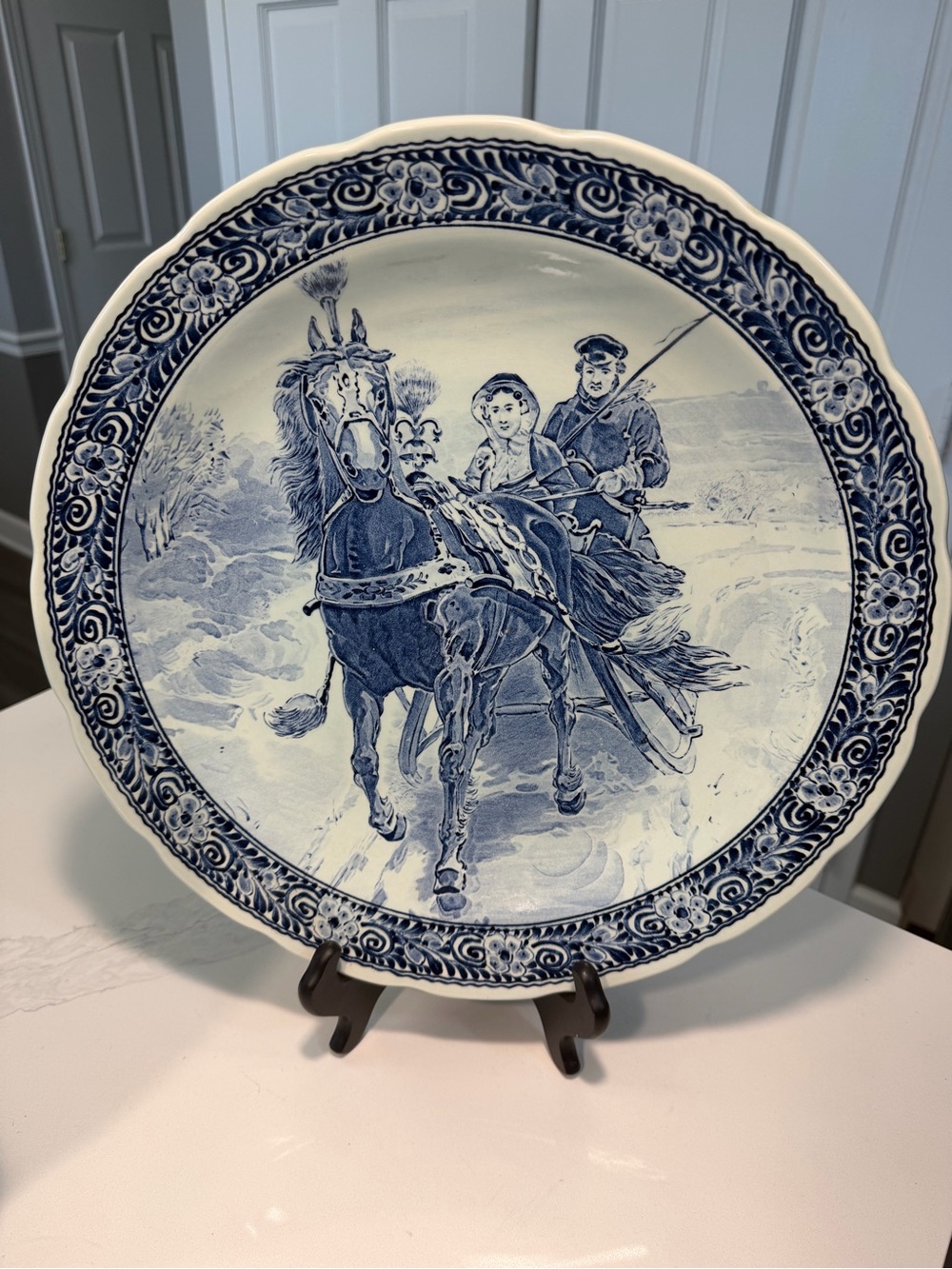 Vintage Royal Boch Delfts Blue & White Horse Carriage Decorative Plates Set of 2 - Picture 9 of 17